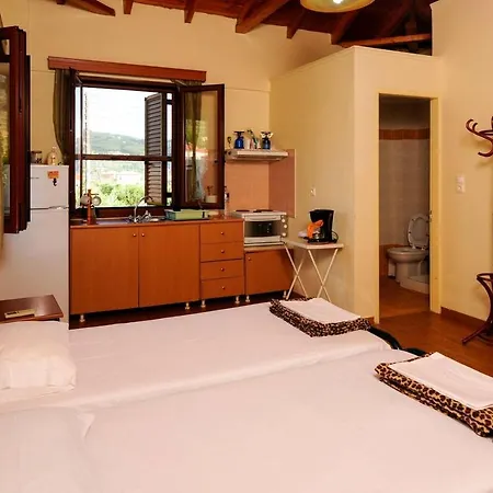 Nest Overlooking The Sea 5min From The Beach West Mani